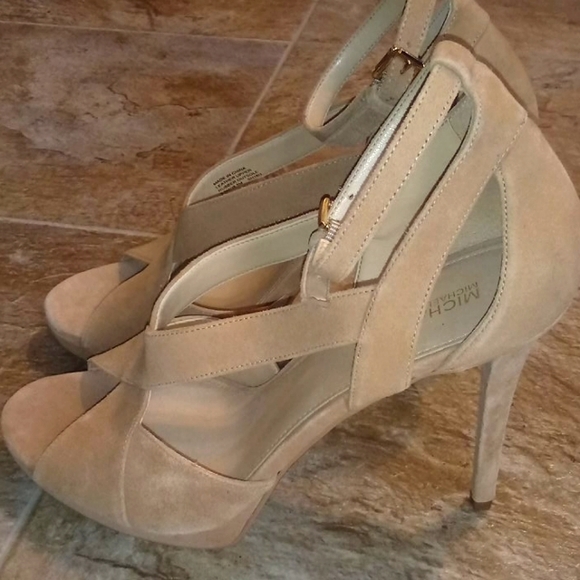 Michael Kors Pumps - Picture 4 of 7